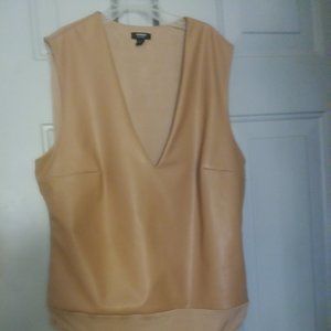 EXPRESS FAUX LEATHER CARAMEL BODYSUIT SIZE L,, LINED, IN PERFECT CONDITION 20$